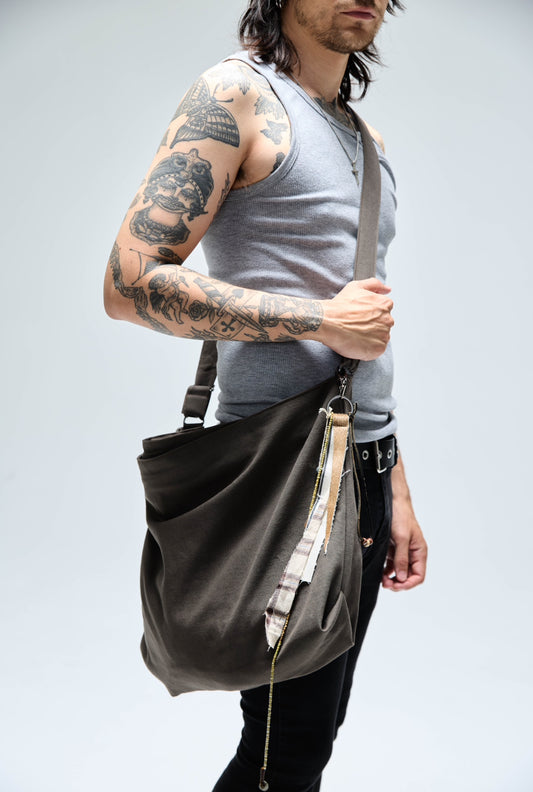 VAGRANT CANVAS SLING BAG